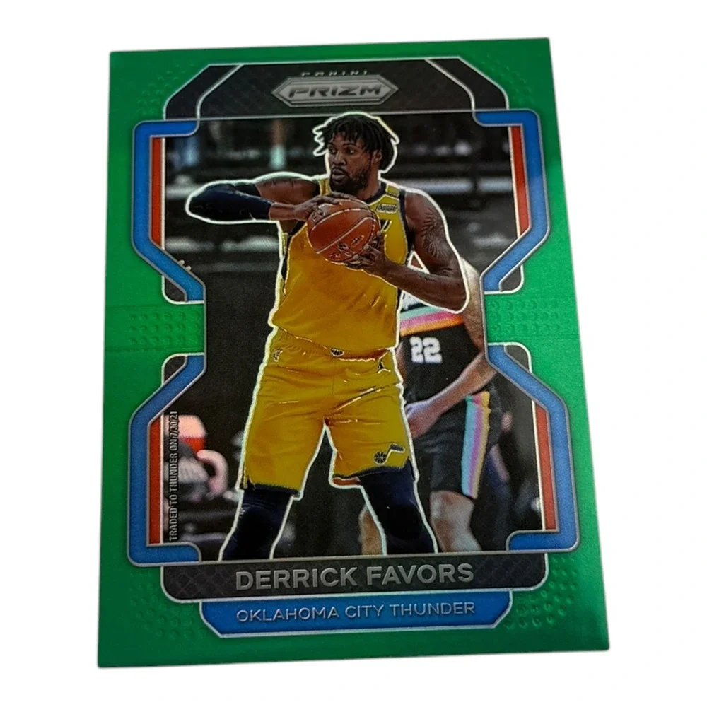 2021-22 Panini Prizm Derrick Favors Oklahoma City Thunder Green Prizm Card 124